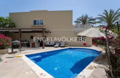 Villa - 4 Bedrooms - 5 Bathrooms for rent in Meadows 1 - Meadows - Dubai