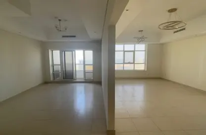 Apartment - 4 Bedrooms - 5 Bathrooms for sale in Al Khan Corniche - Al Khan - Sharjah