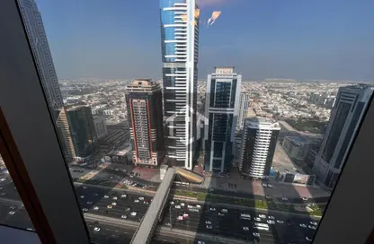 شقة - 2 غرف نوم - 2 حمامات للايجار في برج توينتي فرست سينشري - شارع الشيخ زايد - دبي شقة - 2 غرف نوم - 2 حمامات للايجار في برج توينتي فرست سينشري - شارع الشيخ زايد - دبي