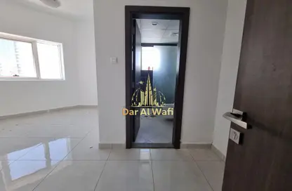 Apartment - 1 Bedroom - 2 Bathrooms for rent in Al Rasheed Tower 6 - Al Taawun Street - Al Taawun - Sharjah