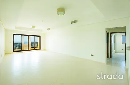Empty Room image for: Apartment - 3 Bedrooms - 4 Bathrooms for sale in Balqis Residence - Kingdom of Sheba - Palm Jumeirah - Dubai, Image 1