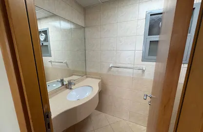 شقة - 3 غرف نوم - 4 حمامات للبيع في المجاز 3 - المجاز - الشارقة