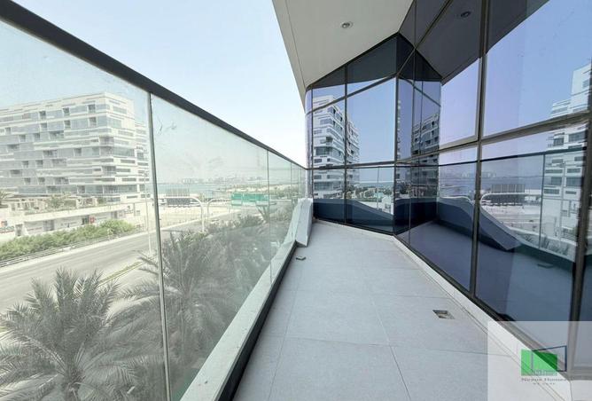 Balcony | Spacious 2BR | Classy | RAHA