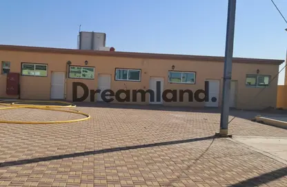 Labor Camp - Studio - 7+ Bathrooms for sale in Al Jlail - Al Sajaa - Sharjah