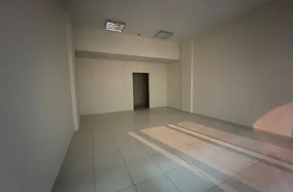 متجر - استوديو - 1 حمام للايجار في H01 - طراز الصين - المدينة العالمية - دبي