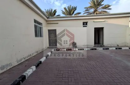 فيلا - 4 غرف نوم - 4 حمامات للايجار في المرخانية - العين