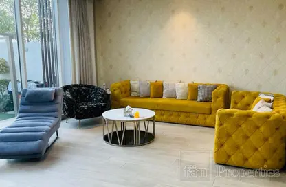 Living Room image for: Villa - 4 Bedrooms - 5 Bathrooms for sale in Royal Park - Jumeirah Park - Dubai, Image 1