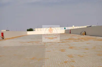 أرض - استوديو للايجار في مدينة الإمارات الصناعية - الشارقة أرض - استوديو للايجار في مدينة الإمارات الصناعية - الشارقة