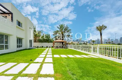 Villa - 4 Bedrooms - 4 Bathrooms for rent in Meadows 5 - Meadows - Dubai