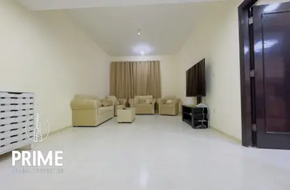 شقة - 2 غرف نوم - 2 حمامات للايجار في معسكر آل نهيان - أبوظبي