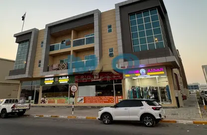 Whole Building - Studio - 7+ Bathrooms for sale in Al Riqqa - Umm Al Quwain
