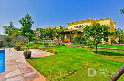 Villa - 4 Bedrooms - 6 Bathrooms for rent in Legacy - Jumeirah Park - Dubai