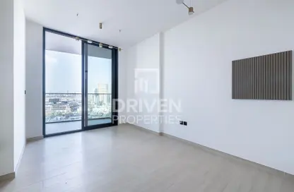 Empty Room image for: Apartment - 1 Bedroom - 2 Bathrooms for rent in Binghatti Crest - Jumeirah Village Circle - Dubai, Image 1
