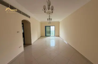 شقة - 2 غرف نوم - 3 حمامات للايجار في المجاز 3 - المجاز - الشارقة