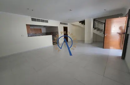 دوبلكس - 2 غرف نوم - 3 حمامات للايجار في بناية الوليد - الضاحية 13 - قرية الجميرا سركل - دبي