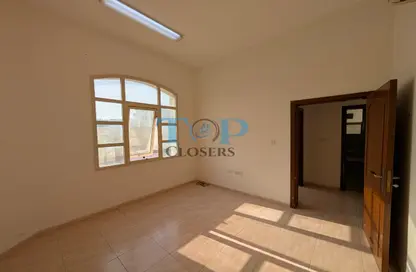 شقة - 2 غرف نوم - 2 حمامات للايجار في المرايجب - الجيمي - العين