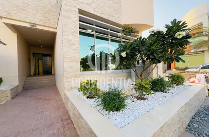 Villa - 5 Bedrooms - 7 Bathrooms for rent in Al Dhabi Residence complex - Khalifa Park - Eastern Road - Abu Dhabi