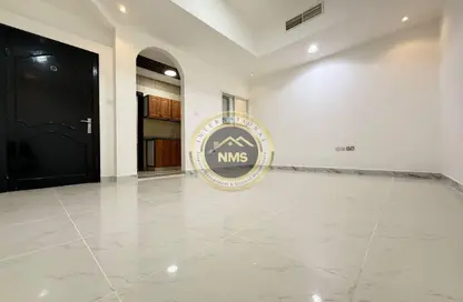 Apartment - Studio - 1 Bathroom for rent in Al Mushrif Villas - Al Mushrif - Abu Dhabi
