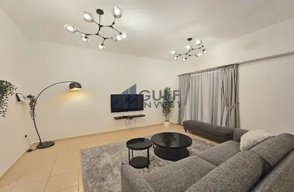 Living Room image for: Apartment - 3 Bedrooms - 3 Bathrooms for rent in Sadaf 5 - Sadaf - Jumeirah Beach Residence - Dubai, Image 1