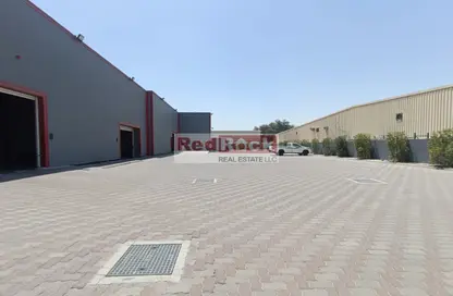 Warehouse - Studio - 4 Bathrooms for rent in Al Quoz Industrial Area 2 - Al Quoz Industrial Area - Al Quoz - Dubai