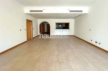 Apartment - 2 Bedrooms - 3 Bathrooms for sale in Al Habool - Shoreline Apartments - Palm Jumeirah - Dubai