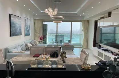 Living / Dining Room image for: Apartment - 1 Bedroom - 2 Bathrooms for rent in Marina Square - Al Reem Island - Abu Dhabi, Image 1