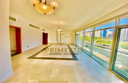 Empty Room image for: Apartment - 4 Bedrooms - 4 Bathrooms for rent in Garden View Tower - Khalifa Street - Abu Dhabi, Image 1