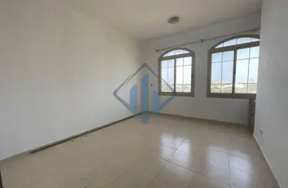 شقة - 2 غرف نوم - 3 حمامات للبيع في بناية 5 - قرية الياسمين - رأس الخيمة