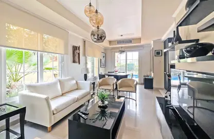 فيلا - 2 غرف نوم - 3 حمامات للايجار في الينابيع 10 - الينابيع - دبي