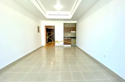 Empty Room image for: Apartment - 1 Bathroom for rent in Electra Street - Abu Dhabi, Image 1