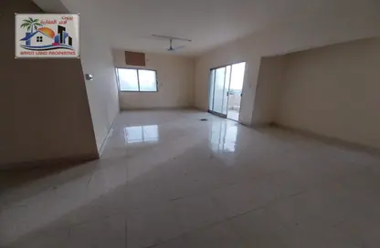شقة - 3 غرف نوم - 2 حمامات للايجار في ميدان الرولة - منطقة الرولة - الشارقة
