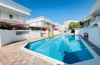 Villa - 4 Bedrooms - 5 Bathrooms for rent in Umm Suqeim 1 Villas - Umm Suqeim 1 - Umm Suqeim - Dubai