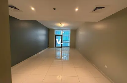 شقة - 2 غرف نوم - 3 حمامات للايجار في برج دوجا - شارع الشيخ زايد - دبي شقة - 2 غرف نوم - 3 حمامات للايجار في برج دوجا - شارع الشيخ زايد - دبي