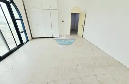 Apartment - 2 Bedrooms - 1 Bathroom for rent in Al Muroor Building - Sultan Bin Zayed the First Street - Muroor Area - Abu Dhabi