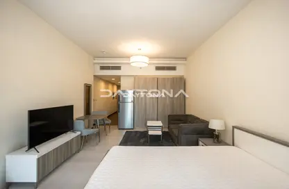Apartment - Studio - 1 Bathroom for rent in SOL Bay - Business Bay - Dubai