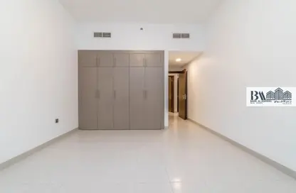 شقة - 3 غرف نوم - 3 حمامات للايجار في المرقبات - ديرة - دبي