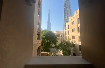 شقة - 2 غرف نوم - 3 حمامات للايجار في ينسون 5 - ينسون - المدينة القديمة - دبي