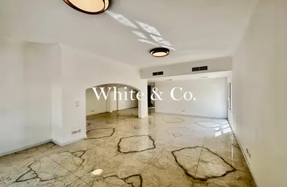Villa - 5 Bedrooms - 4 Bathrooms for rent in Meadows 9 - Meadows - Dubai