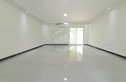 Empty Room image for: Apartment - 1 Bathroom for rent in Mohamed Bin Zayed Centre - Mohamed Bin Zayed City - Abu Dhabi, Image 1
