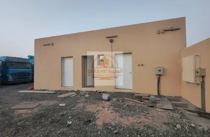 أرض - استوديو للايجار في الصجعة الصناعية - آلصجعه - الشارقة