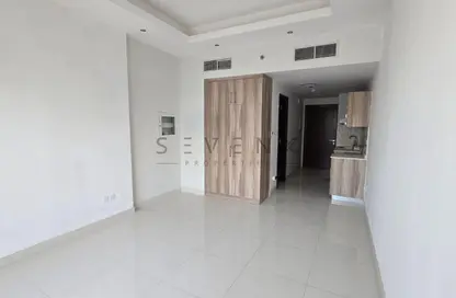 Apartment - Studio - 1 Bathroom for rent in Hera Tower - Dubai Sports City - Dubai