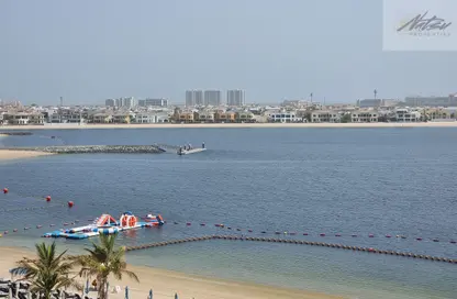 Retail - Studio - 2 Bathrooms for rent in The Crescent - Palm Jumeirah - Dubai