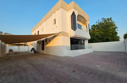 Villa - 4 Bedrooms - 6 Bathrooms for rent in Umm Suqeim 2 - Umm Suqeim - Dubai