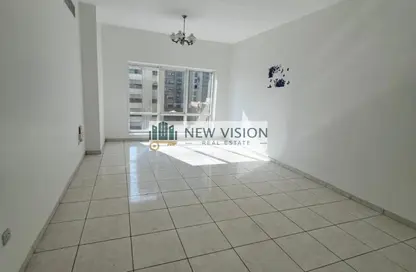 شقة - 2 غرف نوم - 2 حمامات للايجار في برج النخلة 1 - أبراج النخلة - المجاز - الشارقة شقة - 2 غرف نوم - 2 حمامات للايجار في برج النخلة 1 - أبراج النخلة - المجاز - الشارقة