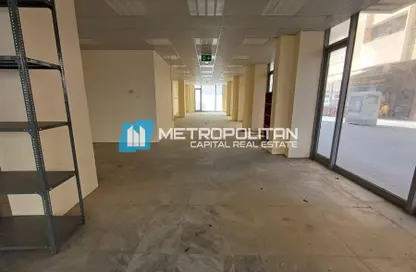 Show Room - Studio - 6 Bathrooms for rent in Corniche Plaza Building - Al Salam Street - Abu Dhabi