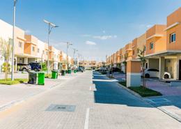 Villa - 3 bedrooms - 4 bathrooms for rent in Manazel Al Reef 2 - Al Samha - Abu Dhabi