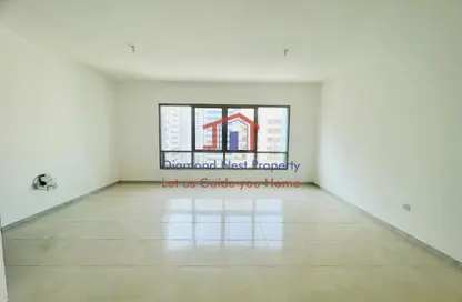 Apartment - 3 Bedrooms - 3 Bathrooms for rent in Mina Road - Tourist Club Area - Abu Dhabi