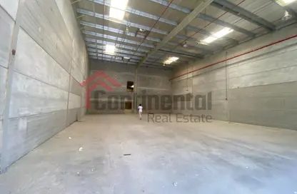 Warehouse - Studio - 1 Bathroom for rent in Al Sajaa - Sharjah