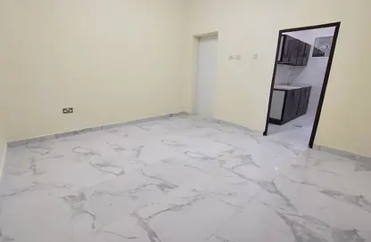 Apartment - 1 Bedroom - 1 Bathroom for rent in Baniyas East - Baniyas - Abu Dhabi