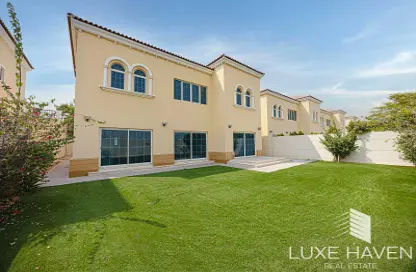 Villa - 4 Bedrooms - 4 Bathrooms for rent in District 8 - Jumeirah Park - Dubai